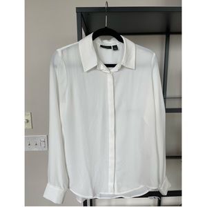 NWT halogen Hidden Button Long Sleeve Blouse in Ivory Cloud